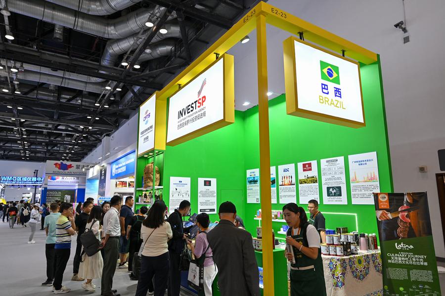 Imagen del 15 de septiembre de 2024 del estand de Brasil durante la Feria Internacional de Comercio de Servicios de China 2024 (CIFTIS, por sus siglas en inglés) en el Centro Nacional de Convenciones de China, en Beijing, capital de China. (Xinhua/Li Xin) 